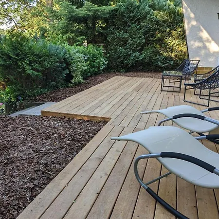 In Sued-waldhanglage Mit Tollem Seeblick By Interhome