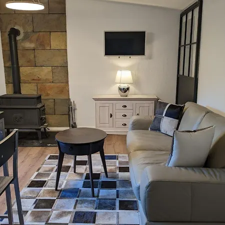 Holiday home In Sued-waldhanglage Mit Tollem Seeblick By Interhome