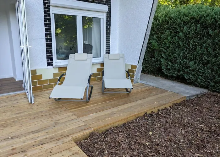 In Sued-waldhanglage Mit Tollem Seeblick By Interhome